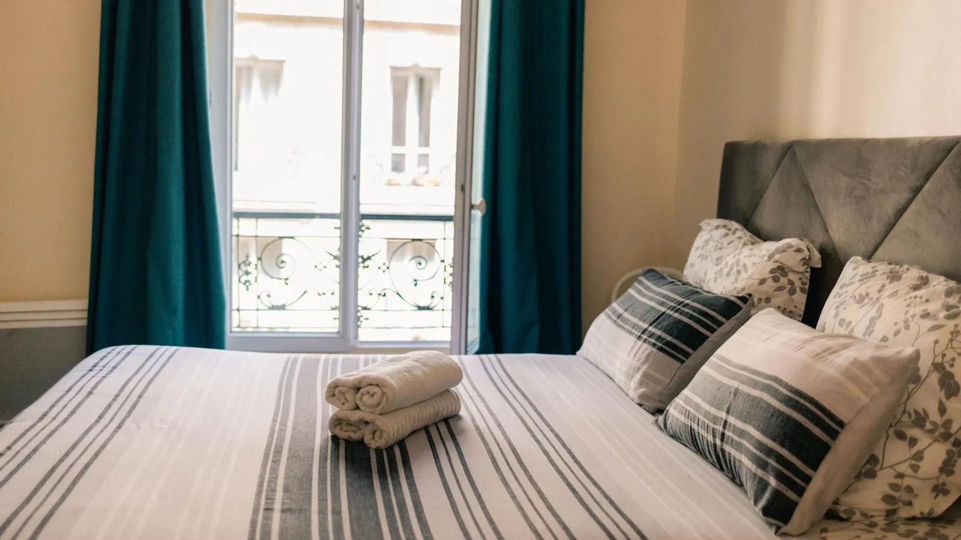 The Chaming Bastille Apartment Paris